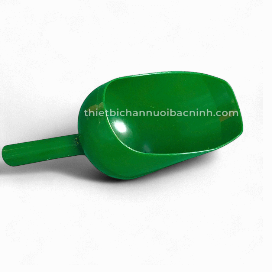 Gáo nhựa múc cám